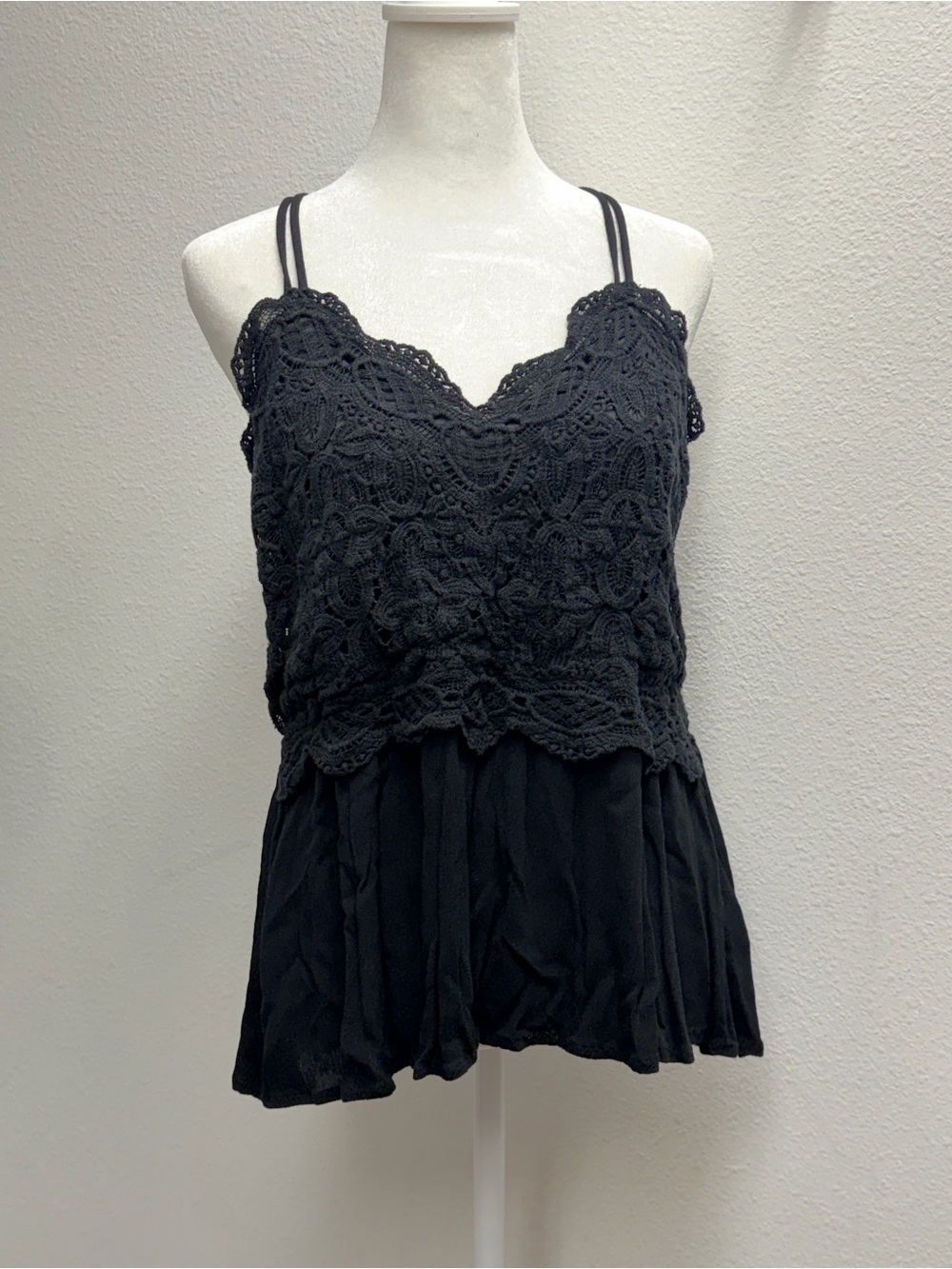 Maurice’s women’s Black Lace Camisole flowyTank Top -size medium